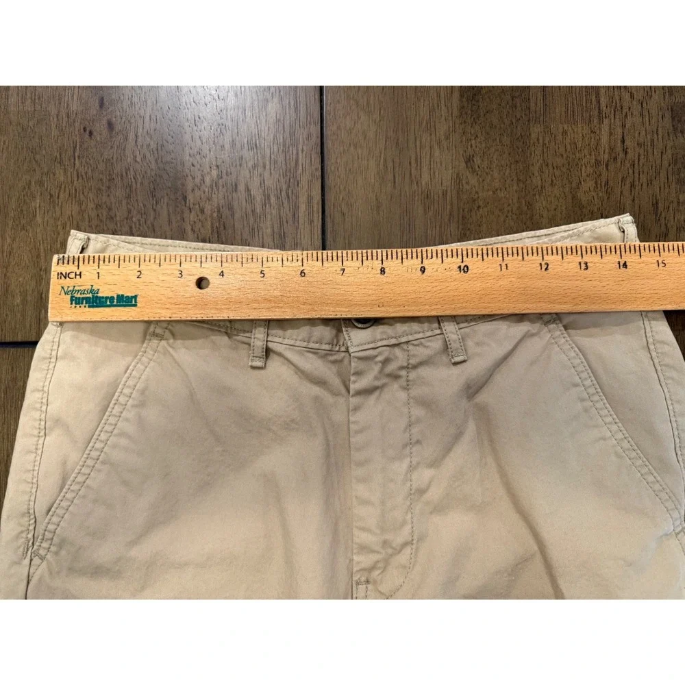 Levis Mens Chino Shorts Khaki Tan‎ Cotton Twill Flat Front 21181-0003 Size 29